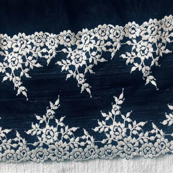 Wacoal Our Embrace lace chemise size M - Picture 6 of 10